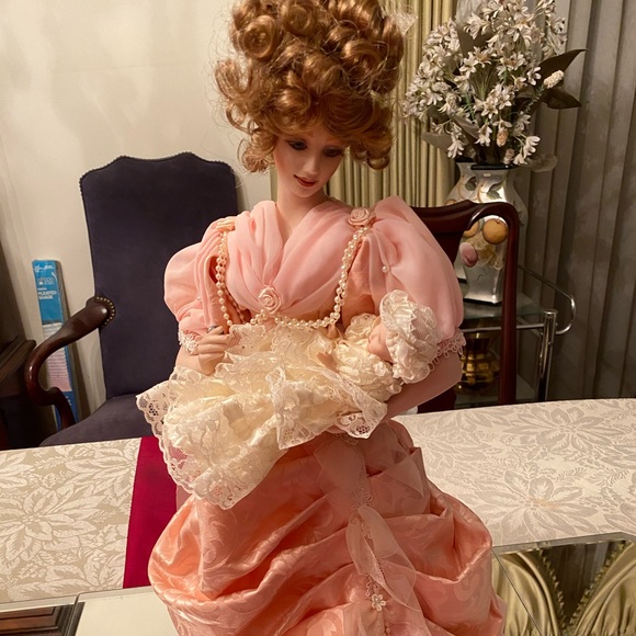 Vintage Franklin Heirloom Dolls(Set of 4) - Picture 11 of 16